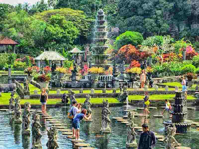 Tirta-Gangga-sunky-bali-tour